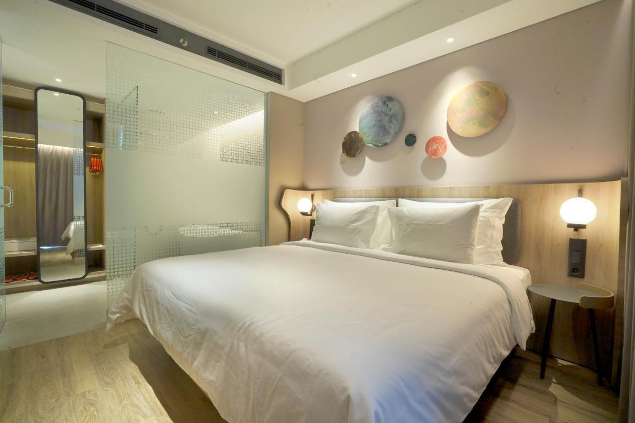 Harris Suites Puri Mansion Джакарта Экстерьер фото